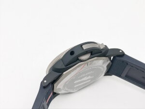 Panerai Submersible QuarantaQuattro Luna Rossa PAM01543