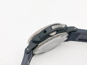 Panerai Submersible QuarantaQuattro Luna Rossa PAM01466