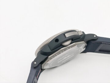 Panerai Submersible QuarantaQuattro Luna Rossa PAM01466
